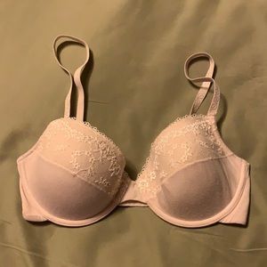 Simply Vera Wang light pink bra